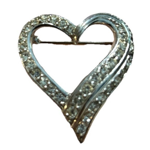 The Unbranded Brand Jewelry - Vintage Silver Tone Open Heart Brooch With Rhinestones 1"